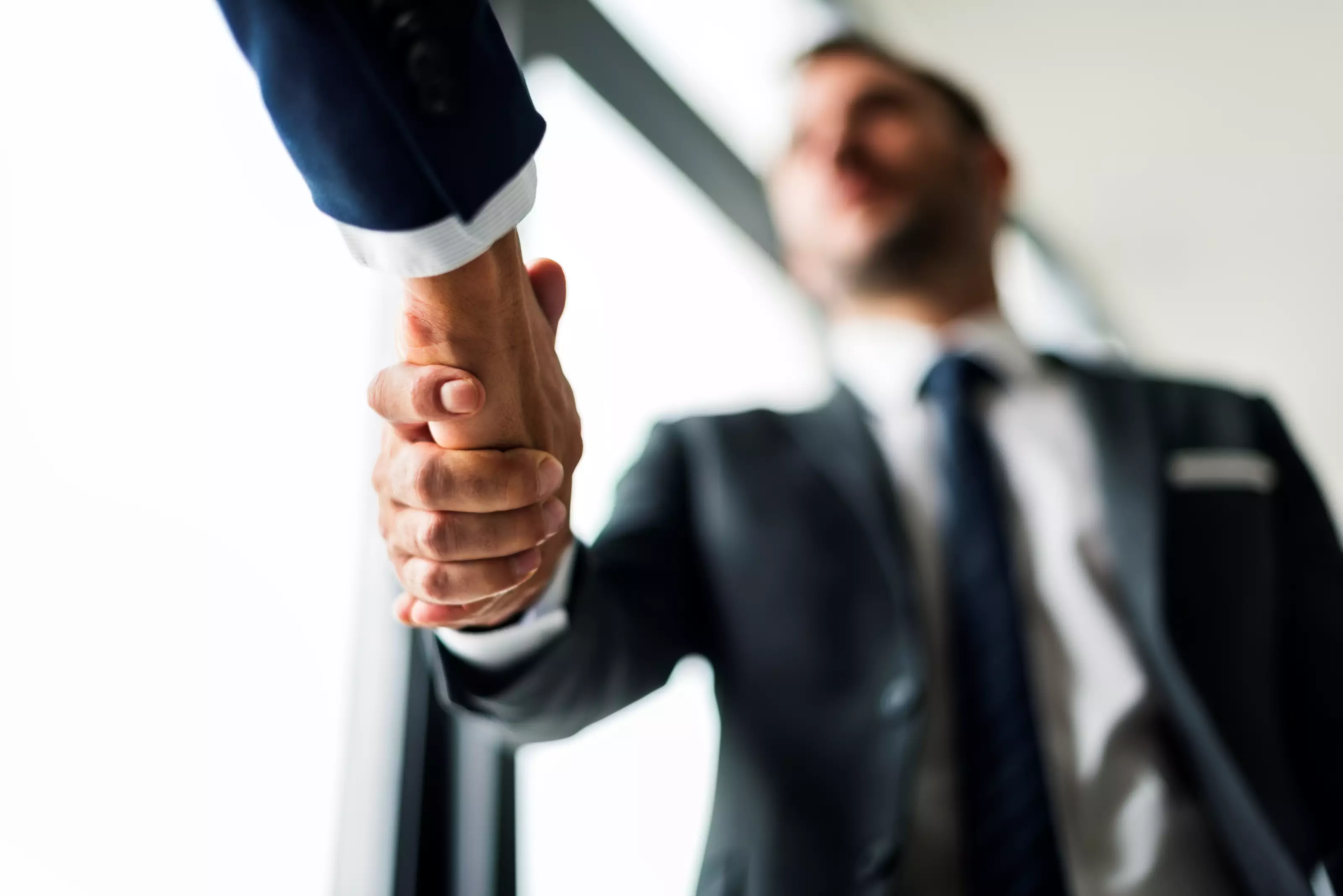 handshake-business-men-concept_186